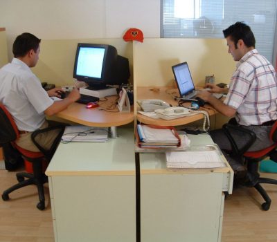 Software Engineering: Freelancers vs an In-House Team